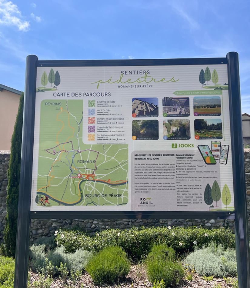 Les sentiers pédestres - signalétique création par Alicia Pioche - Designer Graphique à Valence