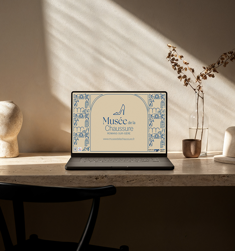 écran Musée de la Chaussure de Romans création par Alicia Pioche designer graphique à Valence