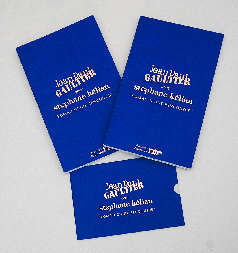 Livre de l’exposition Jean Paul Gaultier pour Stéphane Kélian création par Alicia Pioche desginer graphique à Valence